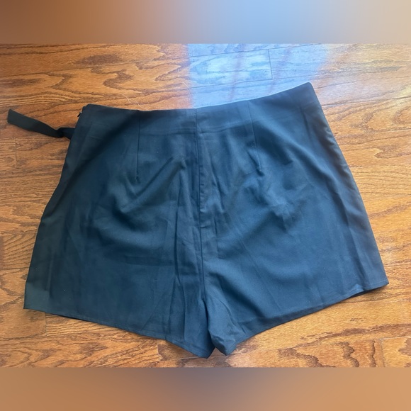 City Chic Black Wrap Skort - Picture 2 of 3